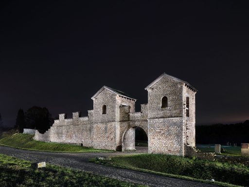 Rekonstruiertes Westtor des Ostkastell in Welzheim