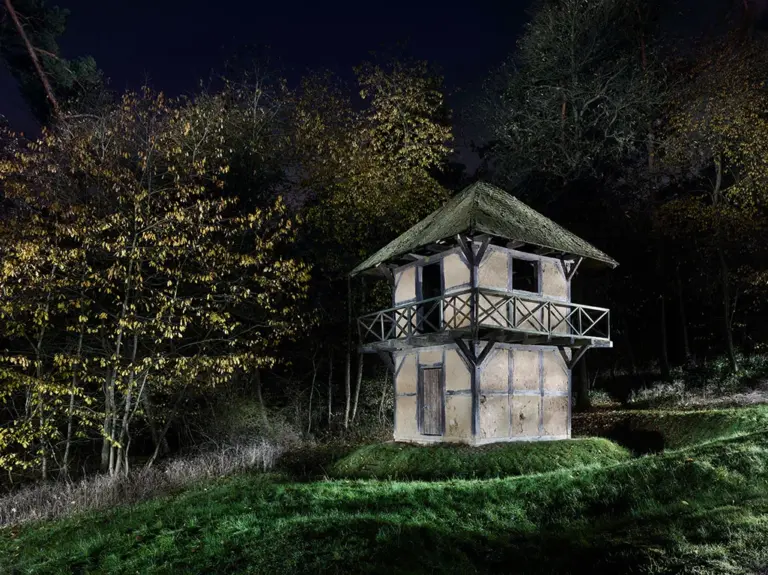 Rekonstruierter Wachturm WP 4/33 in Fachwerkbauweise mit Lehmfüllung bei Butzbach