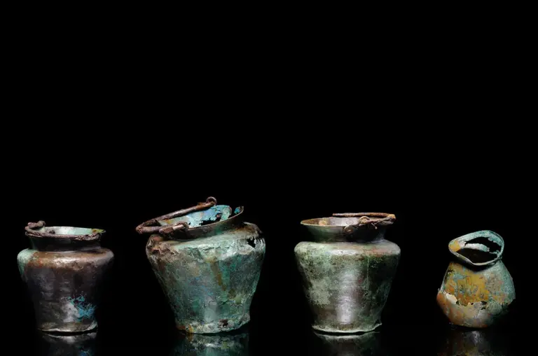 Findings from Mormont. Lausanne, Museum Musée cantonal d’archéologie et d’histoire.