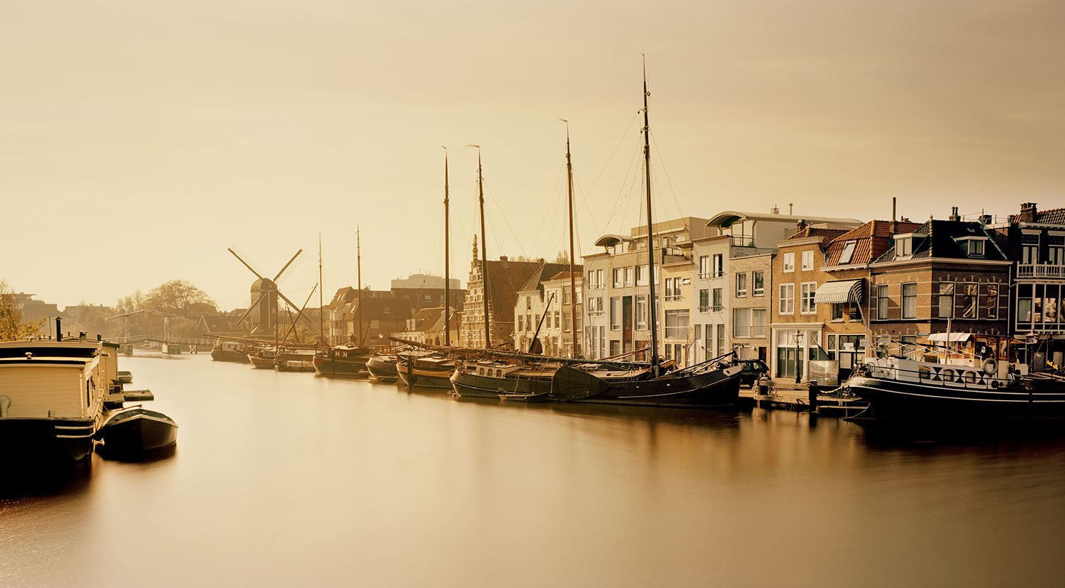 View of the Galgewater in Leiden