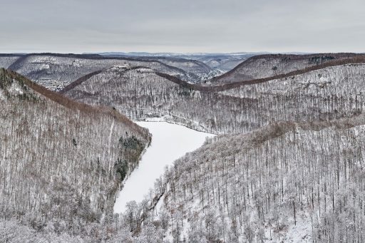 Ruine Hohenurach und Albtrauf im Winter
